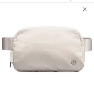 lululemon Everywhere Belt Bag 1L white opal